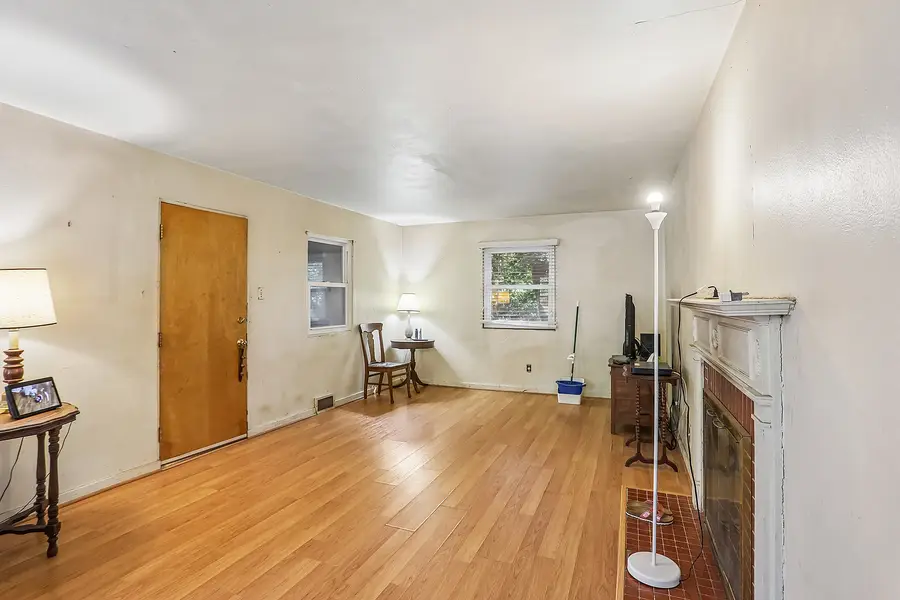 210 Pembroke Avenue, Joliet, IL 60433 - #2