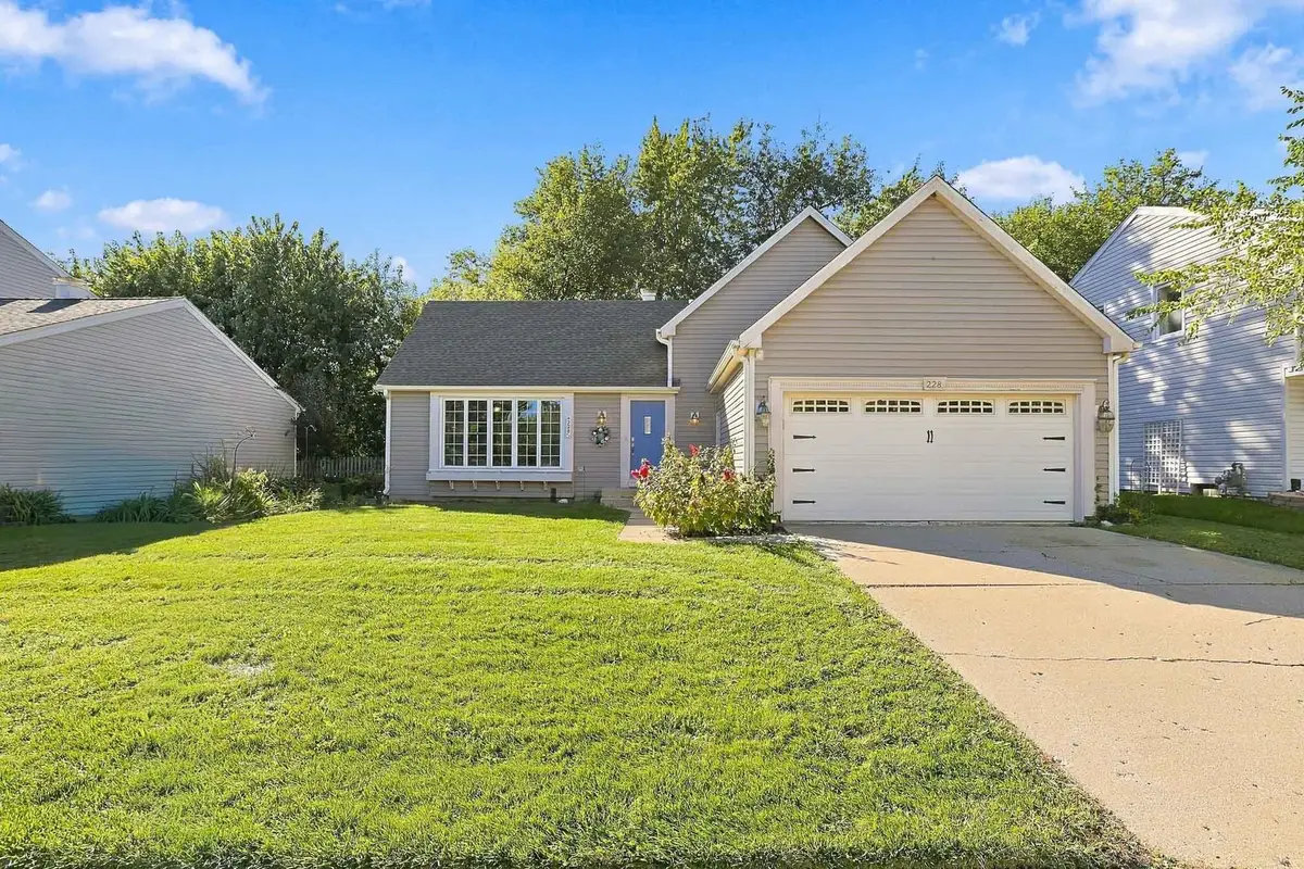 228 N Walnut Lane, Schaumburg, IL 60194 - #1