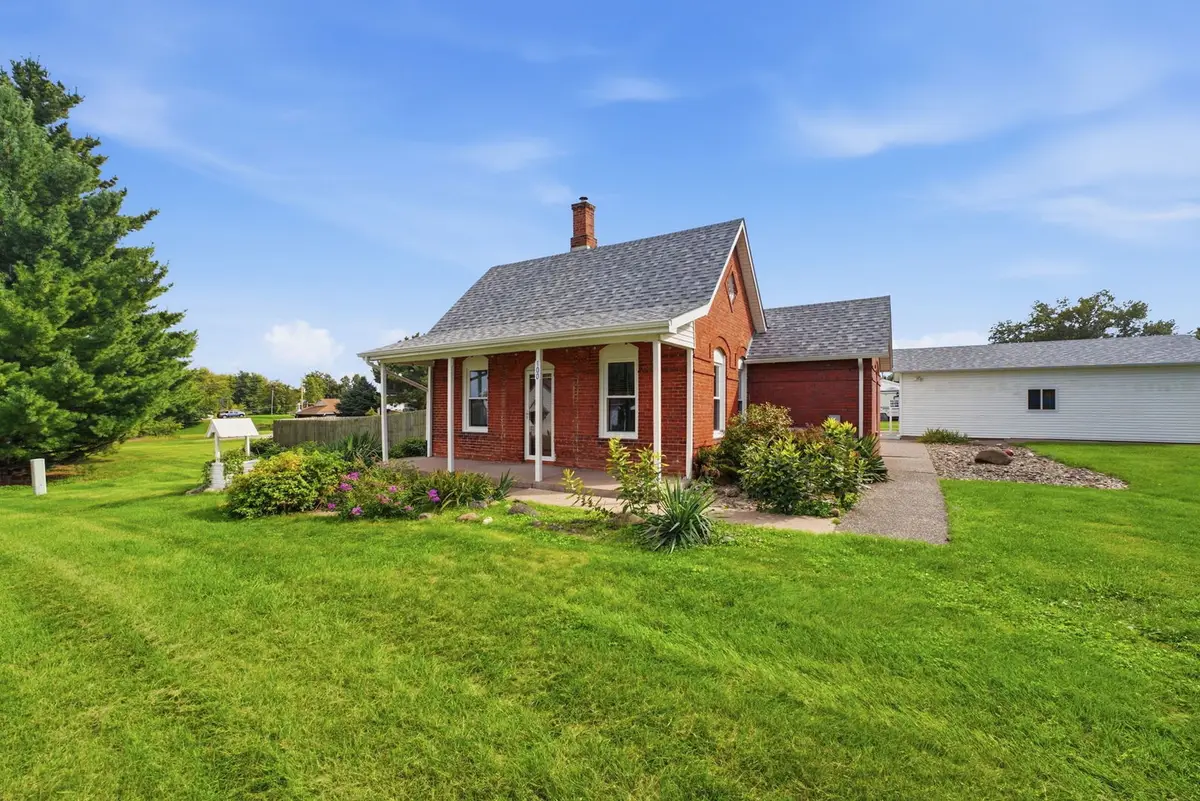 100 5th Street, Sherrard, IL 61281 - #1