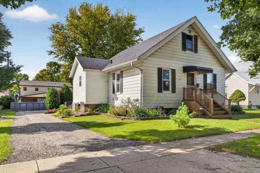 210 S 10th Street, Rochelle, IL 61068 - #2