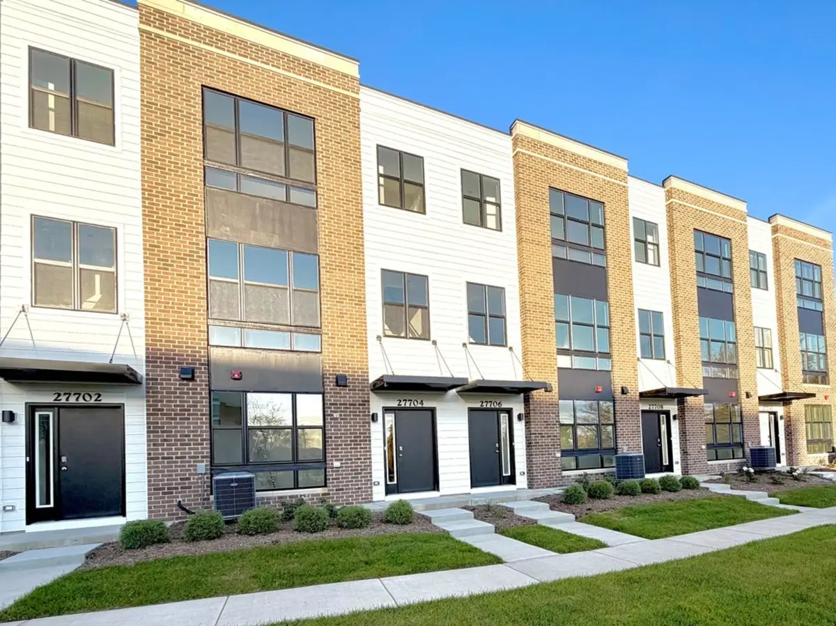 27684 Maecliff Drive, Warrenville, IL 60555 - #1