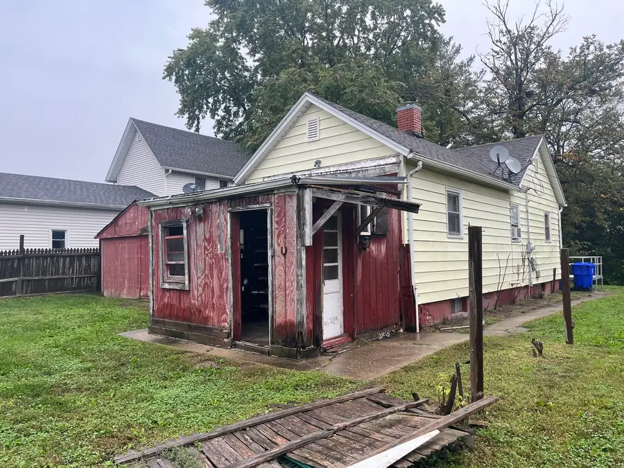 815 N Grace Avenue, Kewanee, IL 61443 - #3