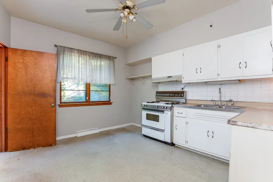 11347 S Saint Lawrence Avenue, Chicago, IL 60628 - #2