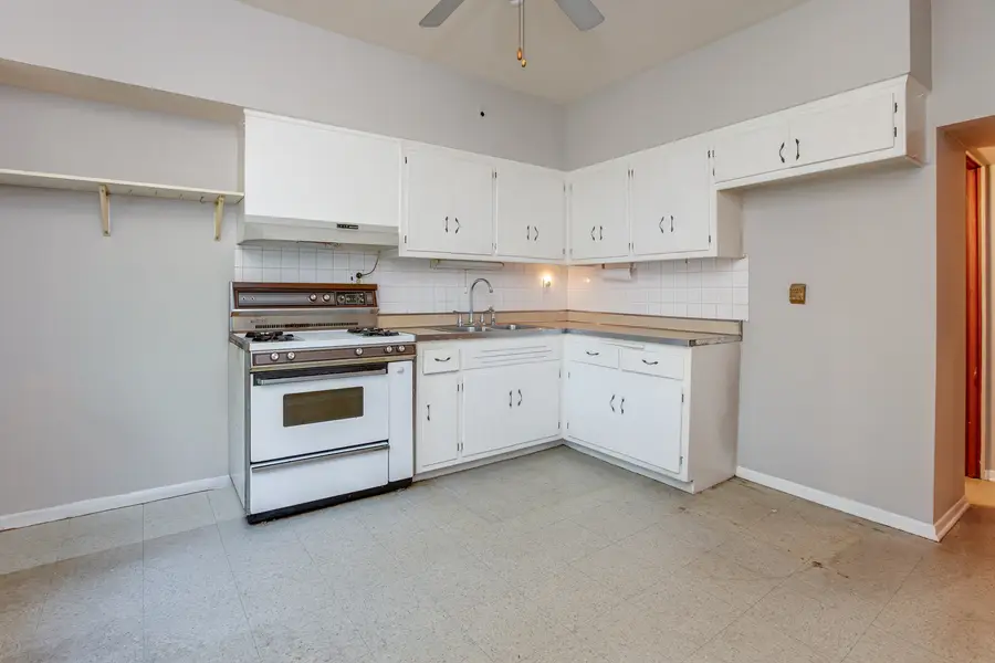 11347 S Saint Lawrence Avenue, Chicago, IL 60628 - #3