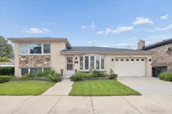 5800 N Octavia Avenue, Chicago, IL 60631