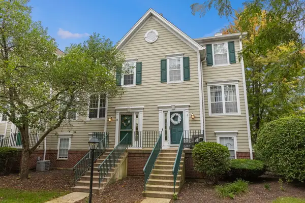 1105 Village Center Parkway #2, Aurora, IL 60506
