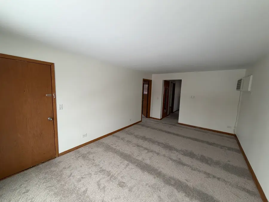 1980 Howard Avenue, Des Plaines, IL 60018 - #2