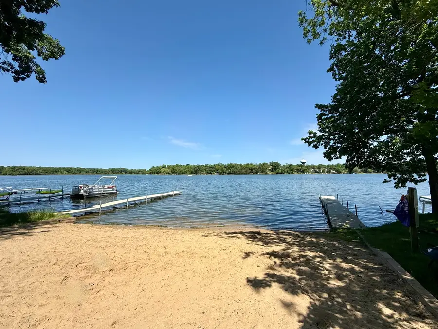 139 N Crooked Lake Lane, Lindenhurst, IL 60046 - #3