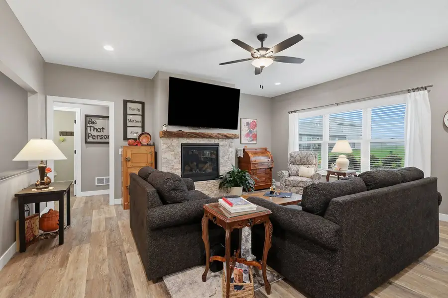1907 S 5th Street, Eldridge, IA 52748 - #3