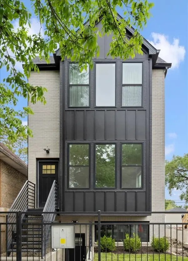 542 N Lawndale Avenue, Chicago, IL 60624