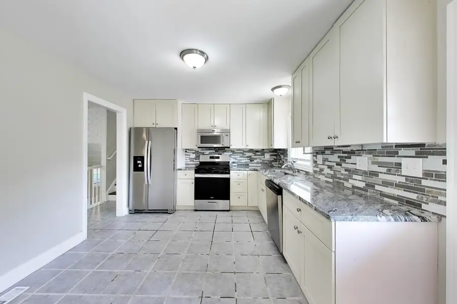 655 Thornwood Drive, Buffalo Grove, IL 60089 - #3