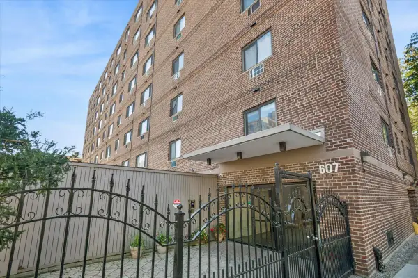 607 W Wrightwood Avenue #809, Chicago, IL 60614