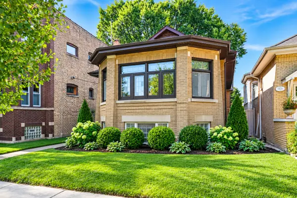 2619 W Farwell Avenue, Chicago, IL 60645