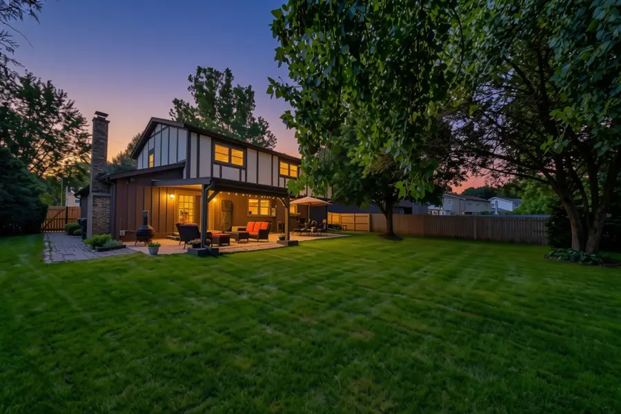229 N Whispering Hills Drive, Naperville, IL 60540 - #2