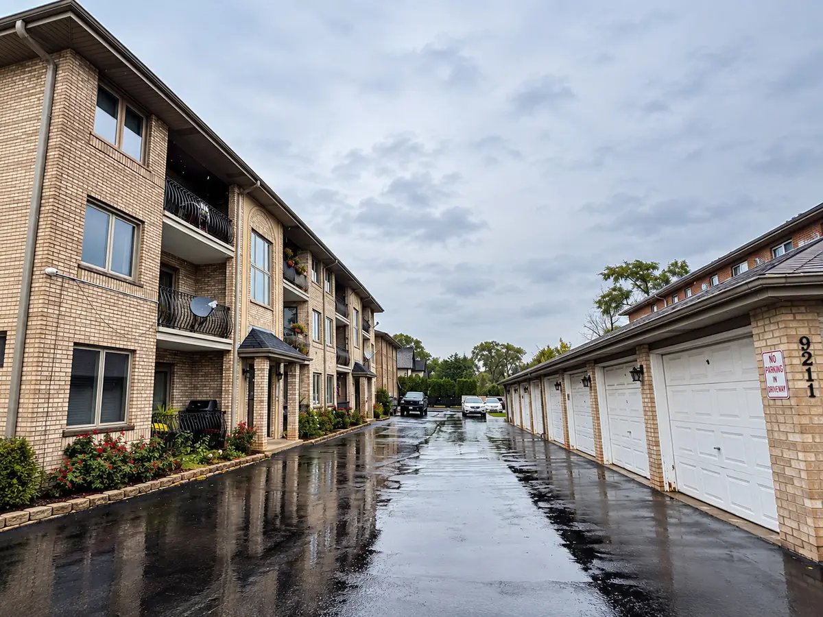 9211 S Roberts Road #1B, Hickory Hills, IL 60457 - #1