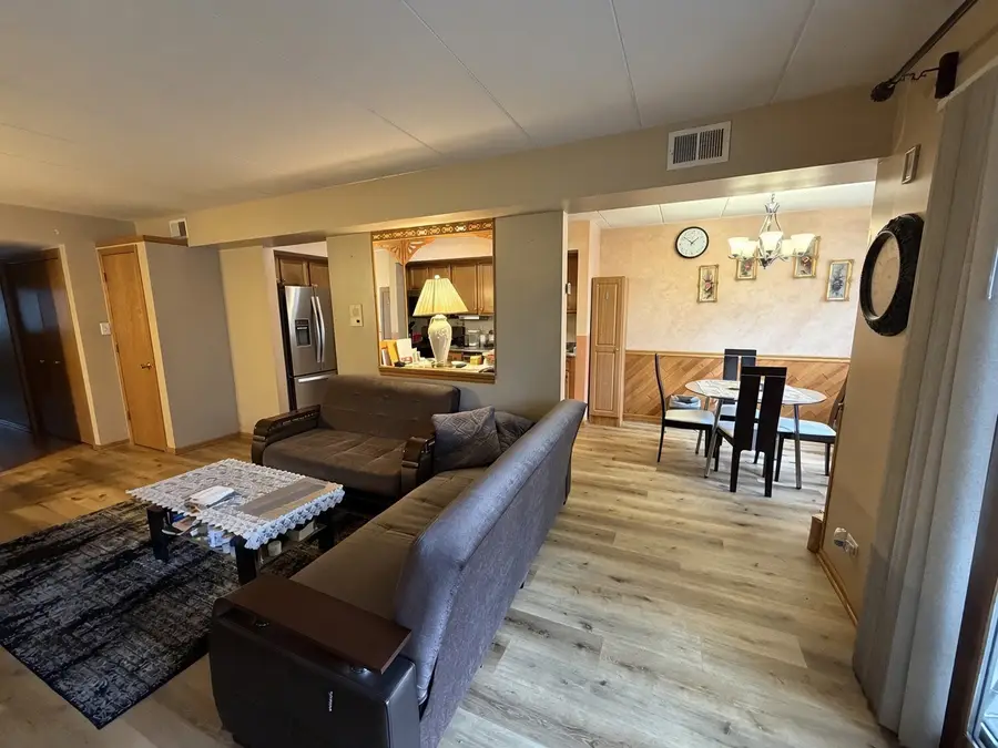 9211 S Roberts Road #1B, Hickory Hills, IL 60457 - #3