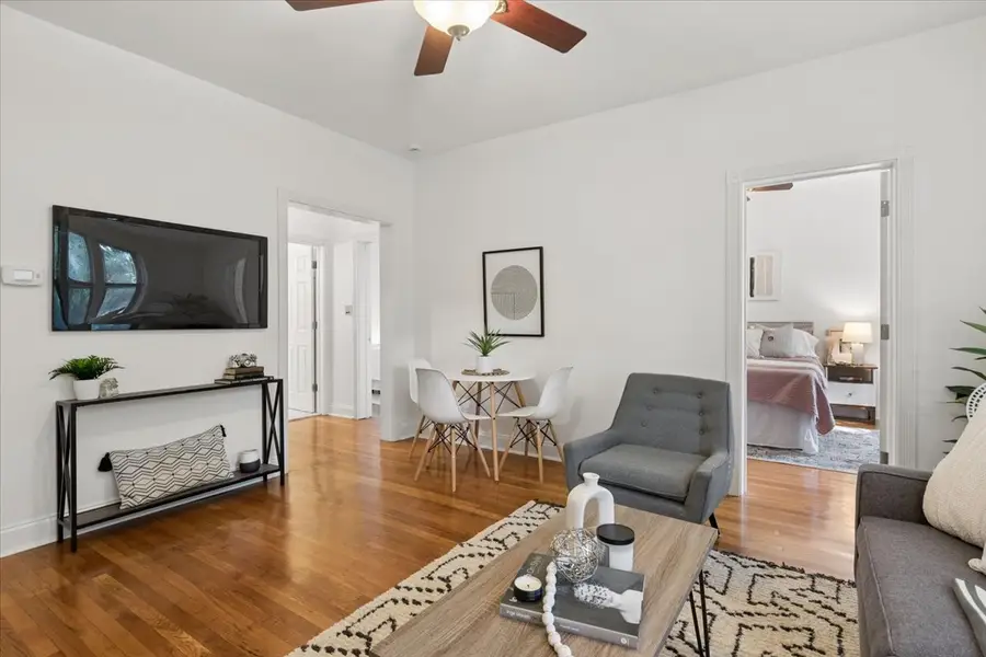 2314 W Byron Street #1, Chicago, IL 60618 - #3