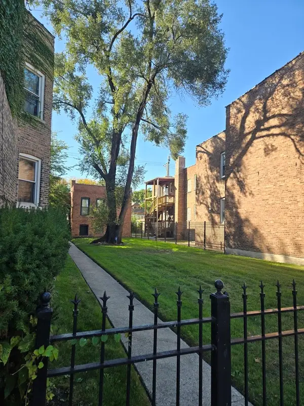 7204 S Rhodes Avenue, Chicago, IL 60619