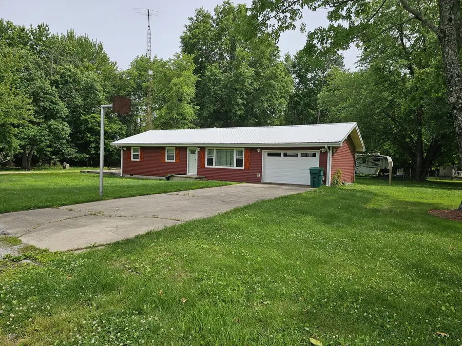111 W Hickory Street, Bluford, IL 62814 - #2