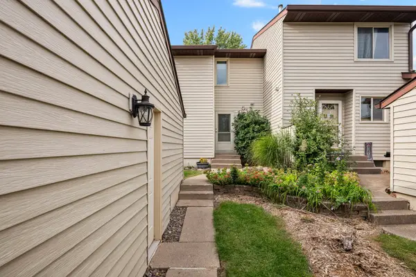 3640 Cedarwood Court, Bettendorf, IA 52722