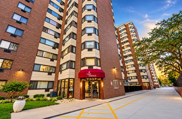 7337 S South Shore Drive #412, Chicago, IL 60649