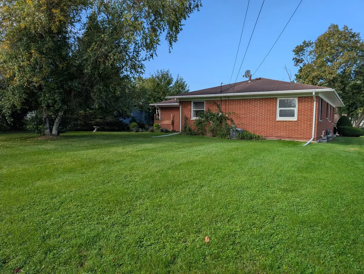 1364 Empire Court, Freeport, IL 61032 - #1