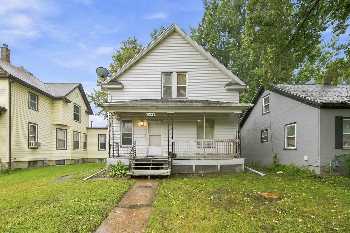 1425 W 15th Street, Davenport, IA 52804 - #1