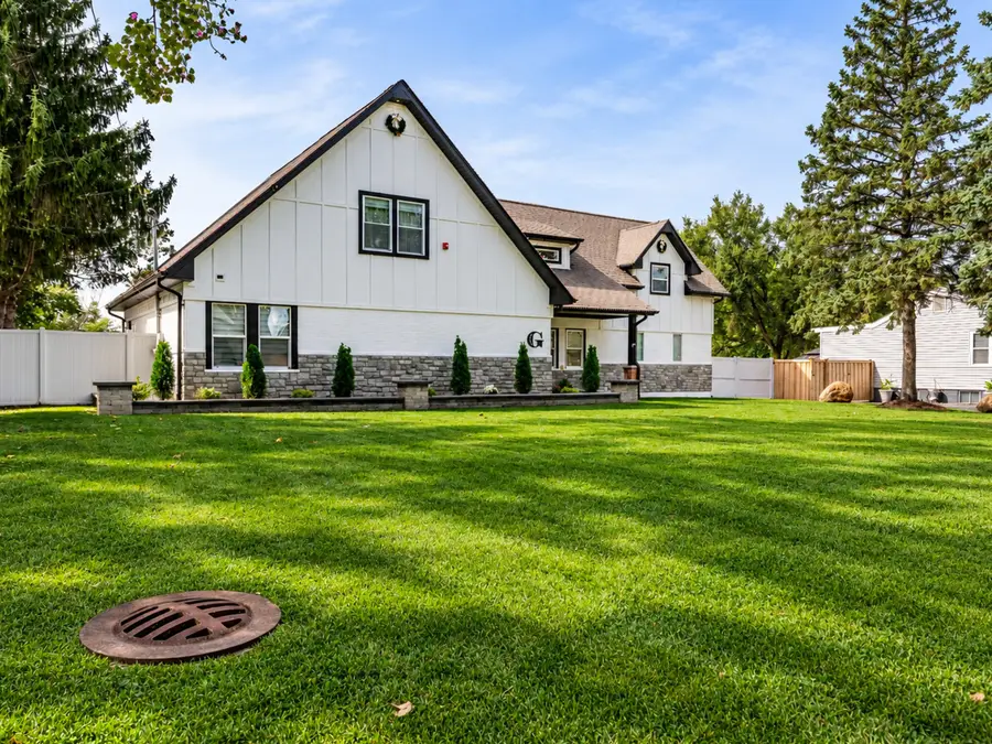 8454 S 85th Court, Hickory Hills, IL 60457 - #3