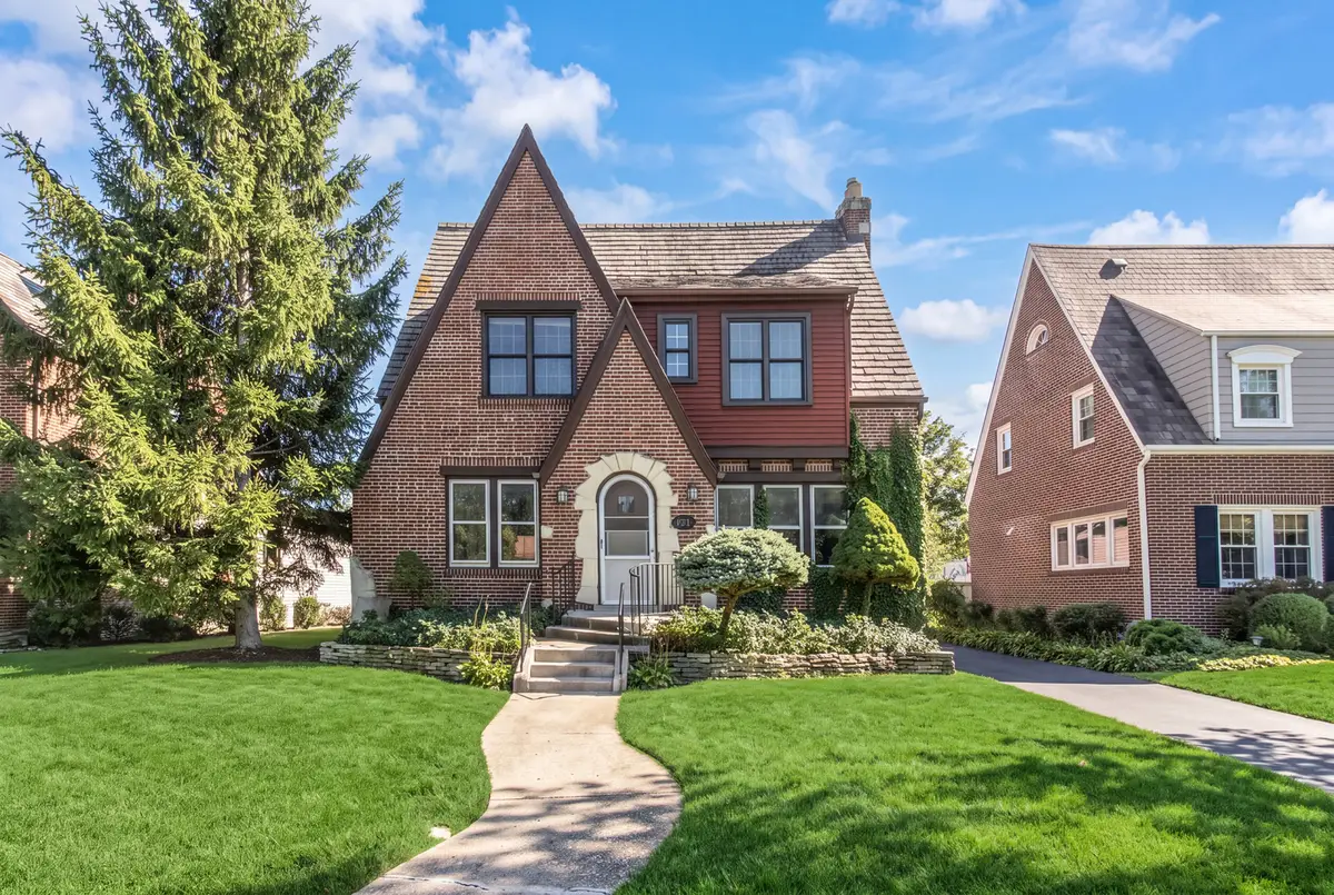 221 East Avenue, Park Ridge, IL 60068 - #1