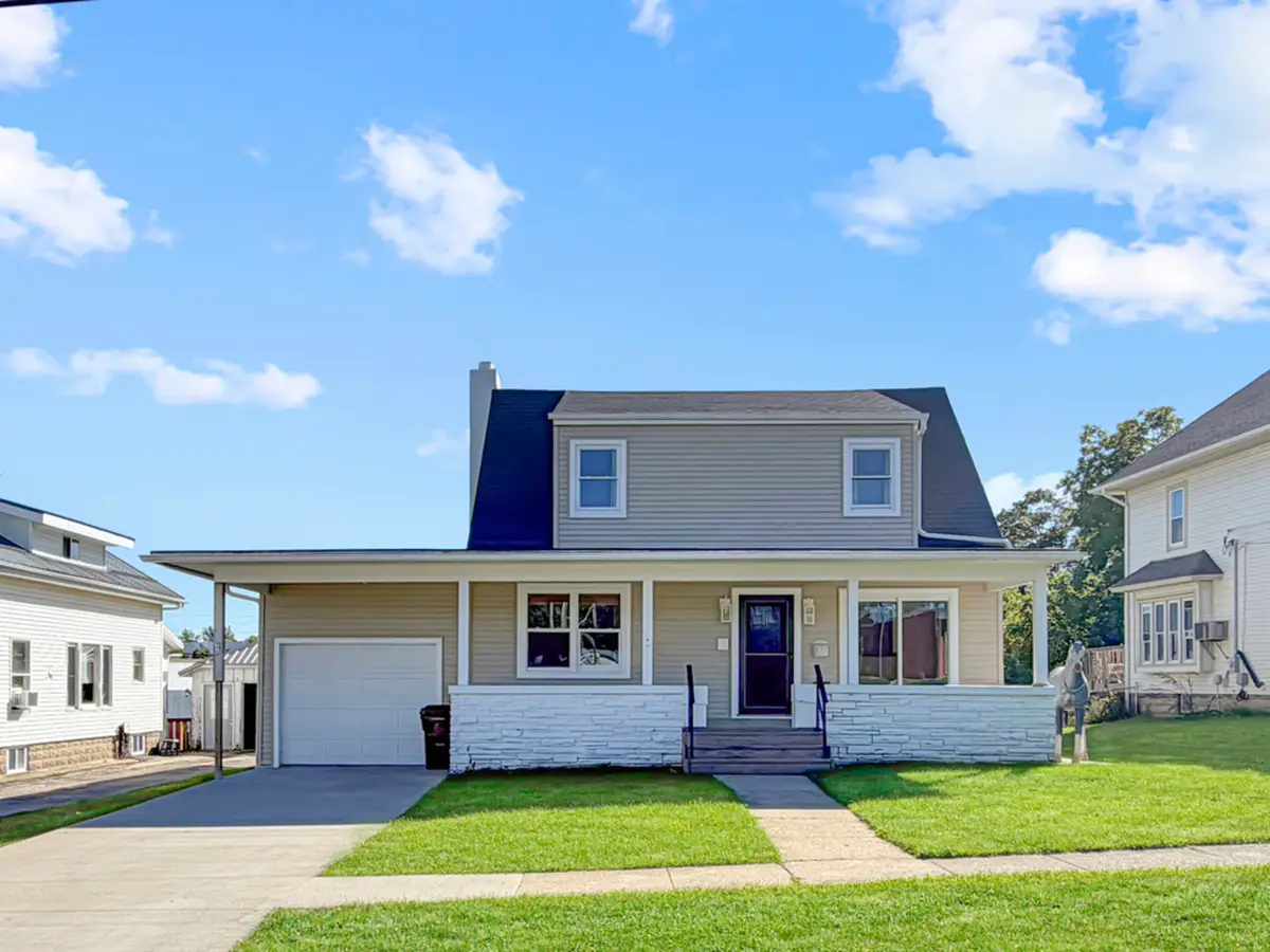 514 E Front Avenue, Stockton, IL 61085 - #1