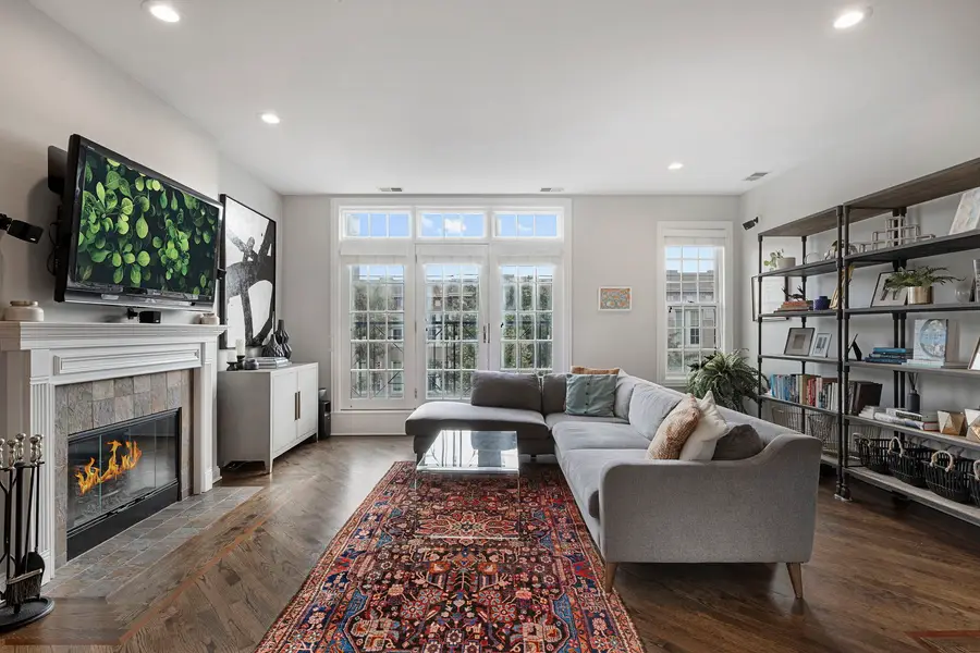 3634 N Fremont Street #4, Chicago, IL 60613 - #2