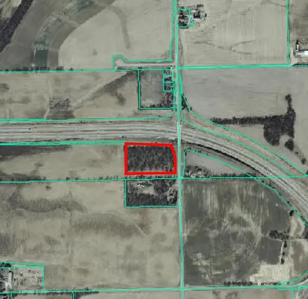 1276 N Tower Road, Freeport, IL 61032