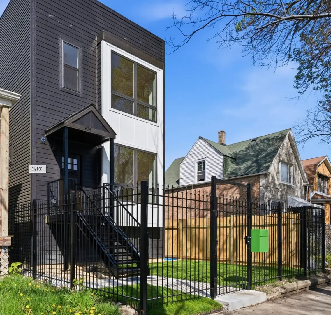 904 N Trumbull Avenue, Chicago, IL 60651 - #1
