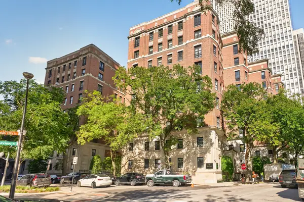 400 W Deming Place #3H, Chicago, IL 60614
