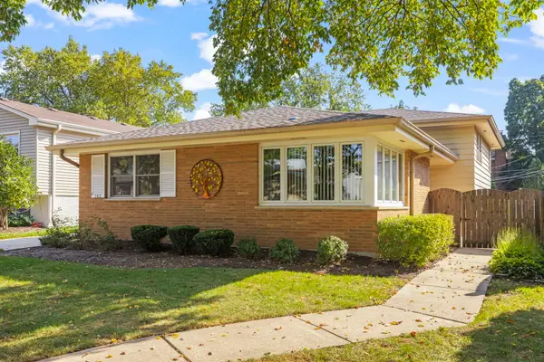 162 E Jackson Street, Elmhurst, IL 60126