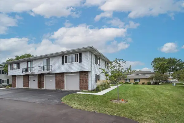 204 Shattuck Court #204, Schaumburg, IL 60194