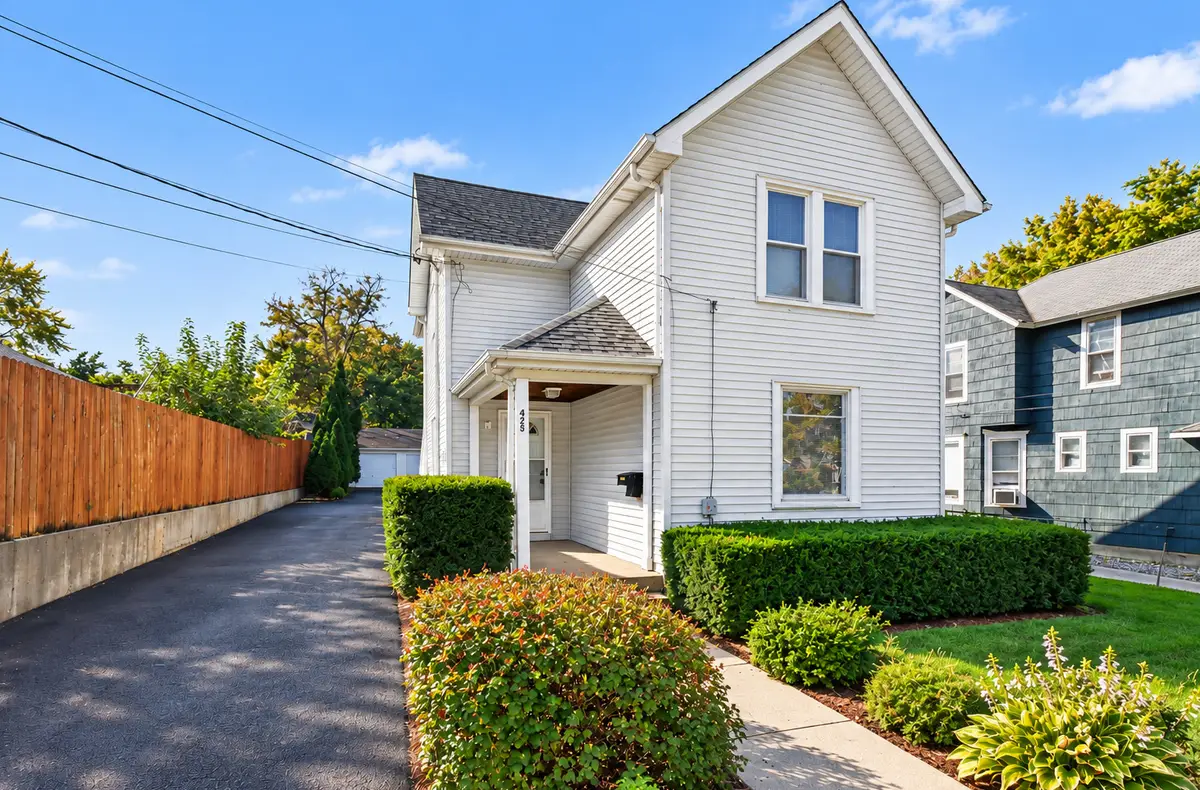 425 E 9th Street, Lockport, IL 60441 - #1