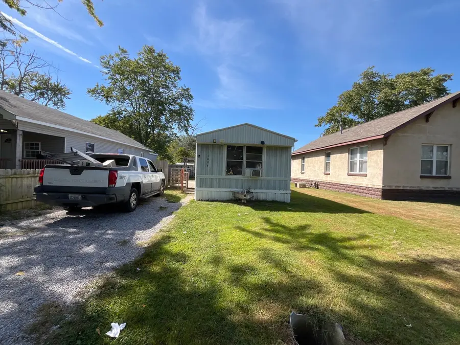 1004 Case Street, Centralia, IL 62801 - #3