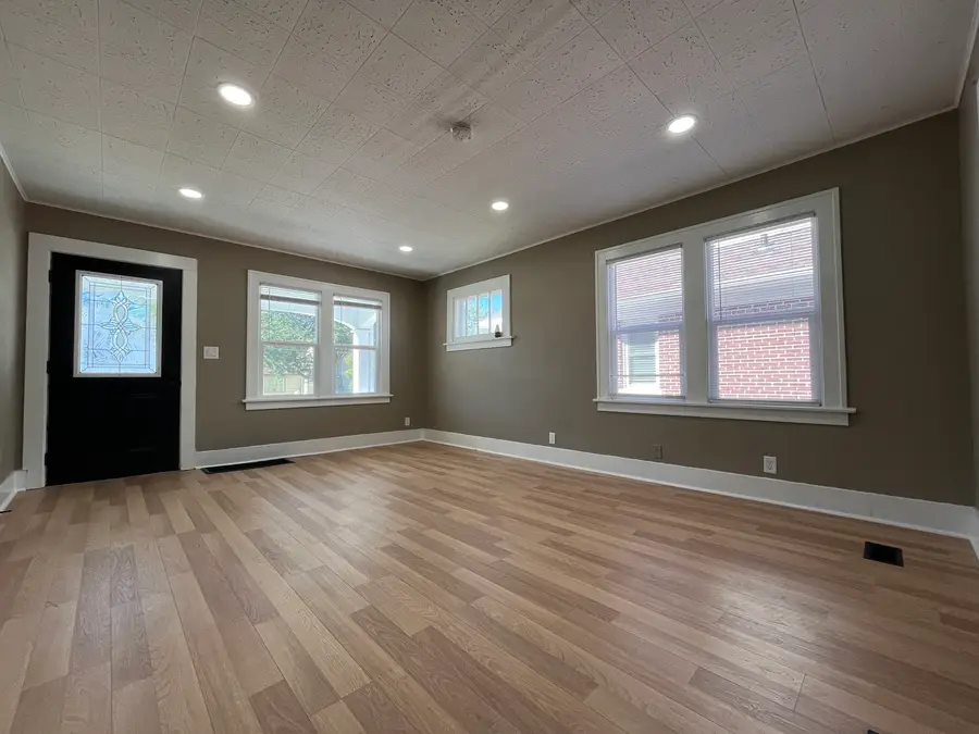 466 Hinman Street, Aurora, IL 60505 - #3