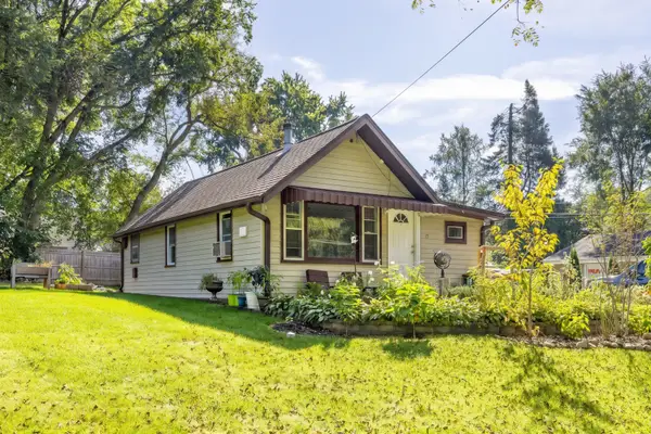 37 S Hickory Avenue, Fox Lake, IL 60020