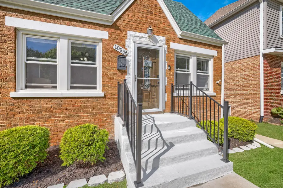 10956 S Saint Louis Avenue, Chicago, IL 60655 - #2