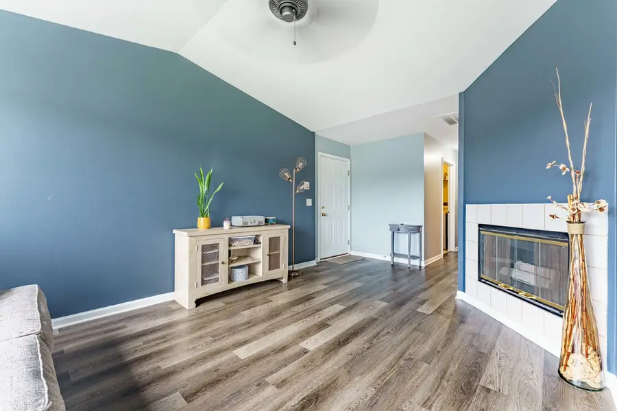 1011 Sommerset Court #C, Elgin, IL 60120 - #3