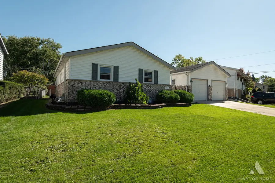 9149 S 89th Avenue, Hickory Hills, IL 60457 - #3