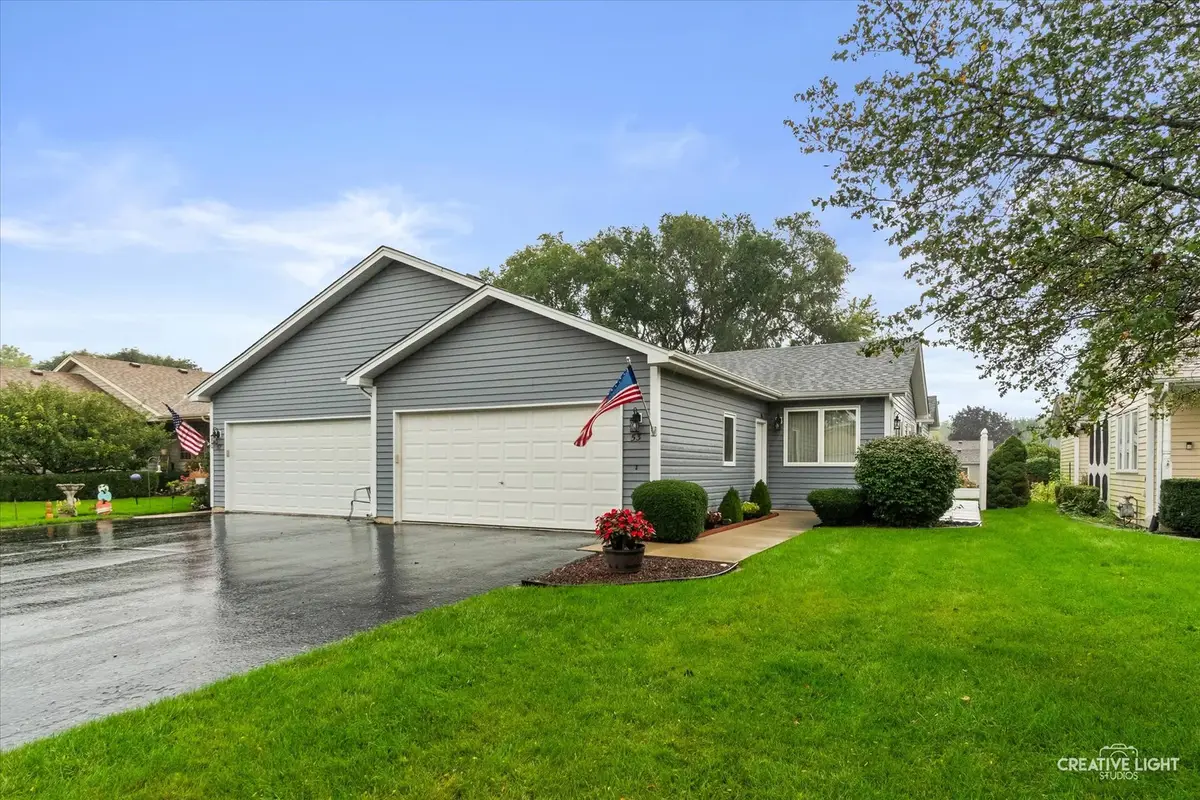 53 Silver Trail, North Aurora, IL 60542 - #1