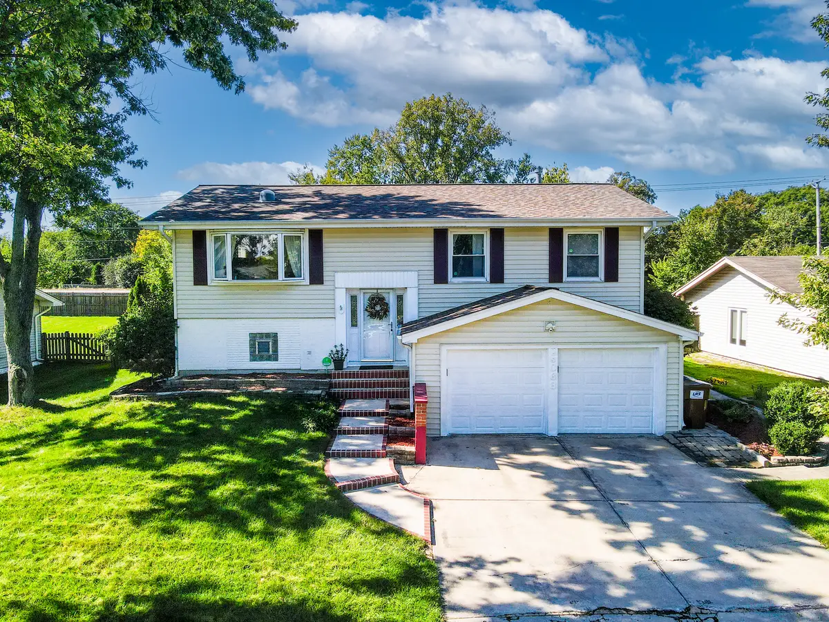 2S068 Churchill Lane, Glen Ellyn, IL 60137 - #1