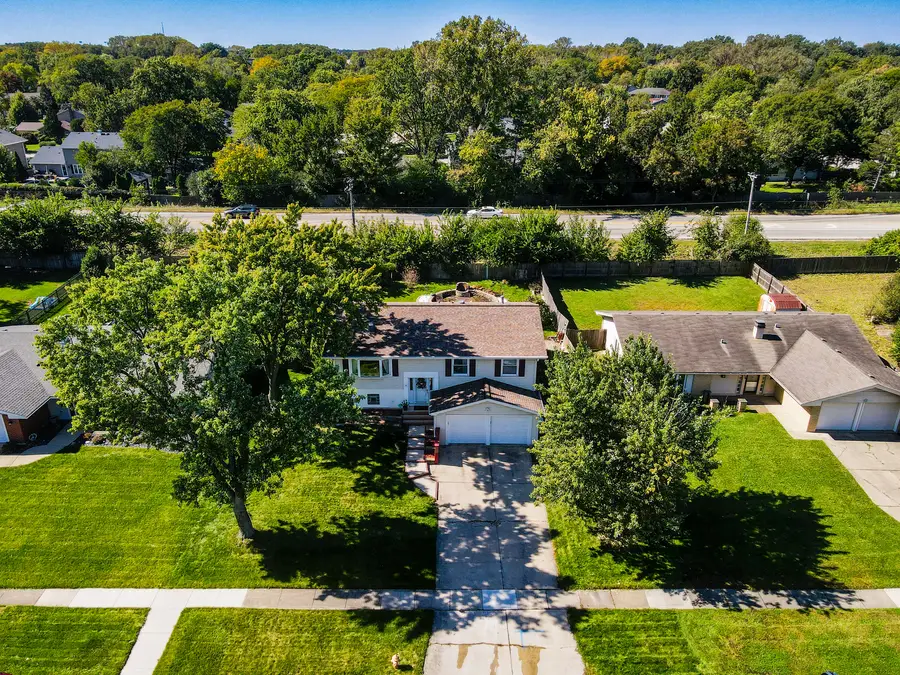 2S068 Churchill Lane, Glen Ellyn, IL 60137 - #2