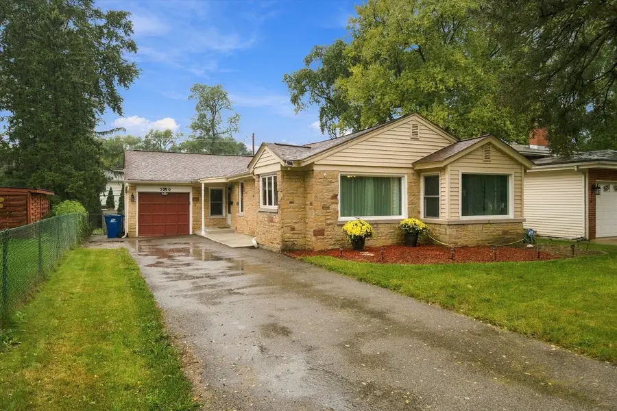 2250 Corona Road, Waukegan, IL 60087 - #2