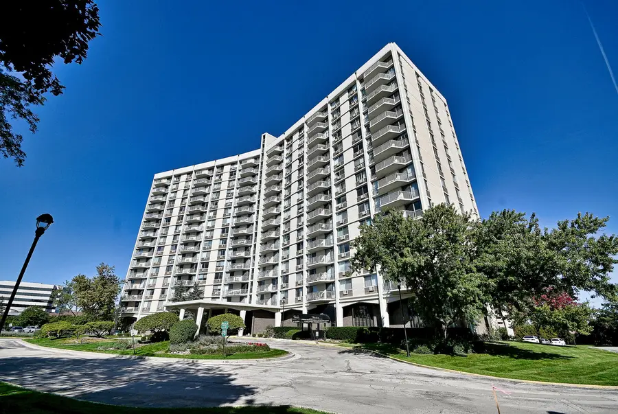 40 N Tower Road #7H, Oak Brook, IL 60523 - #2