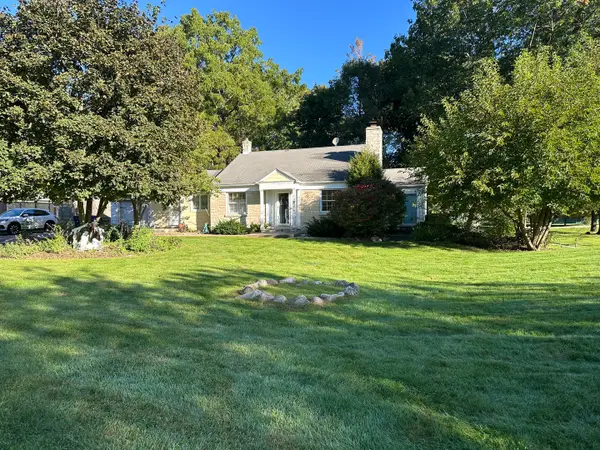 110 Brookhill Road, Libertyville, IL 60048