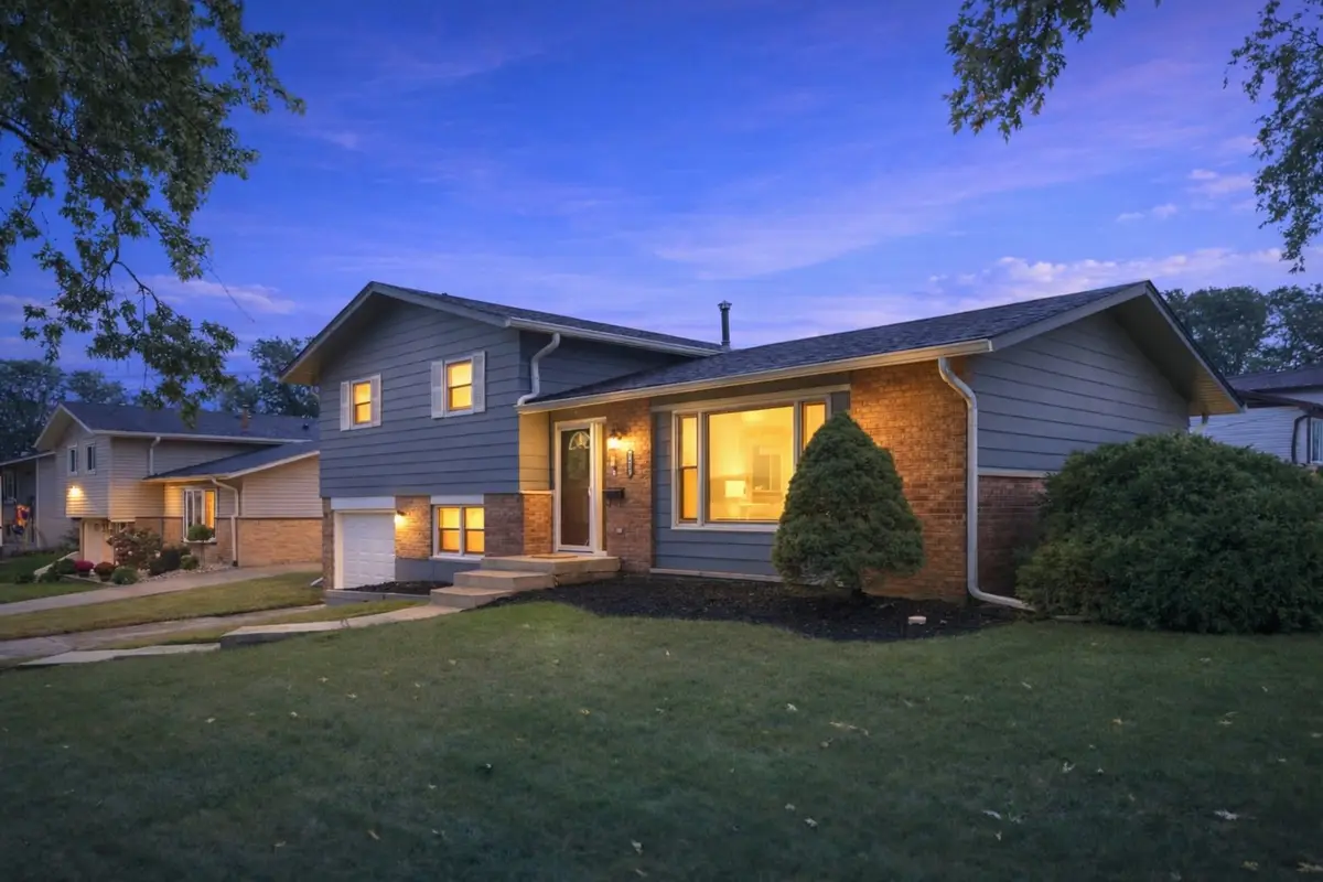5835 Colina Avenue, Oak Forest, IL 60452 - #1